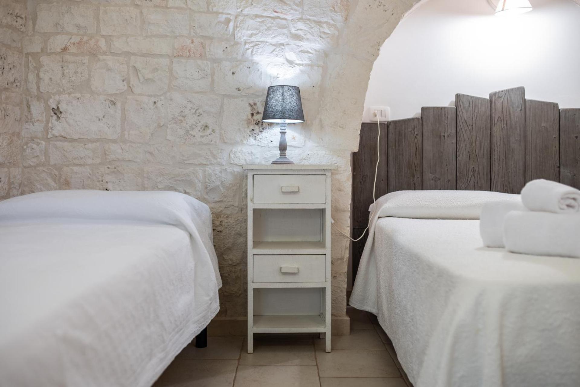 Trulli Di Mezza Villa Cisternino Luaran gambar